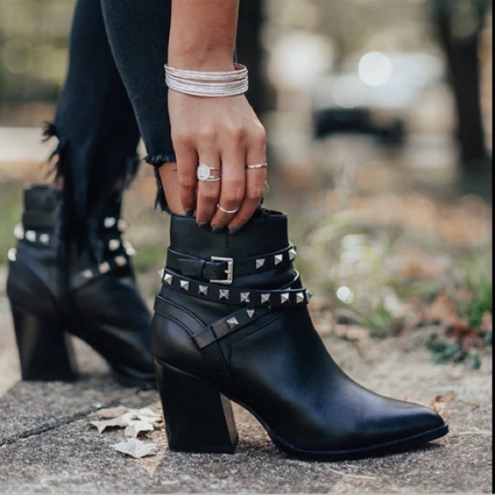 Steve Madden Black Leather Studded Booties Cala Boots Size 7 Worn Once!